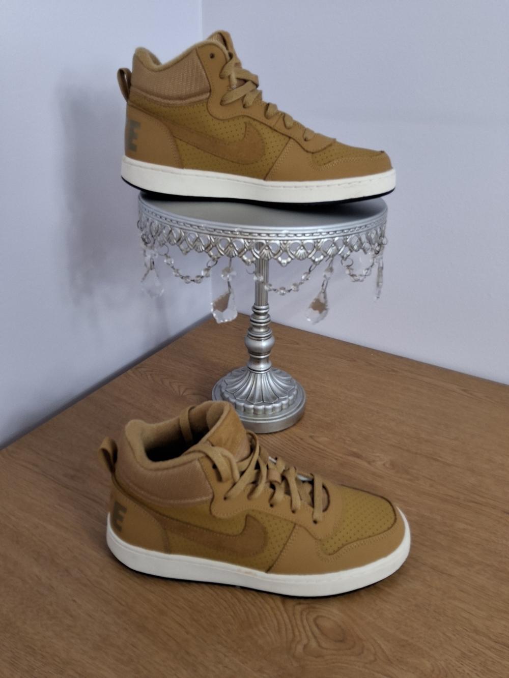 Nike Court Borough Mid Wheat Leather Mid Top Lace-up Sneakers Kids 7Y in Tan